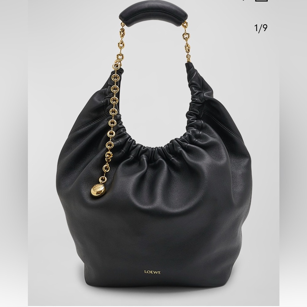 Loewe Squeeze Medium Shoulder Bag in Black